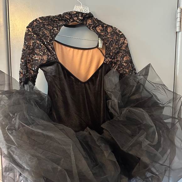 Revolution Gorgeous Black Tutu Costume - Picture 2 of 8